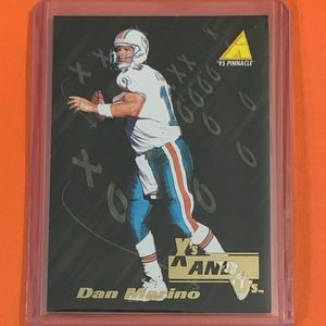 Dan Marino #16 1995 Pinnacle Club Collection Football Trading Card